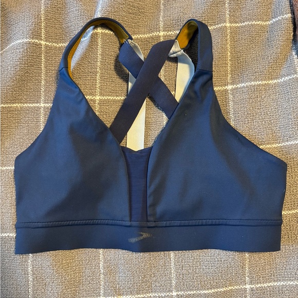 Brooks Sports Bra - Picture 2 of 4